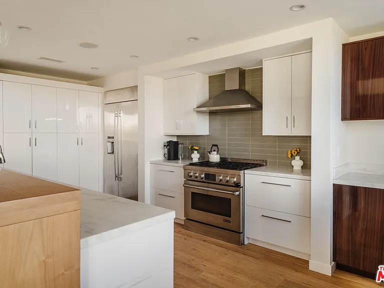 3423 Scadlock Ln — Photo 10