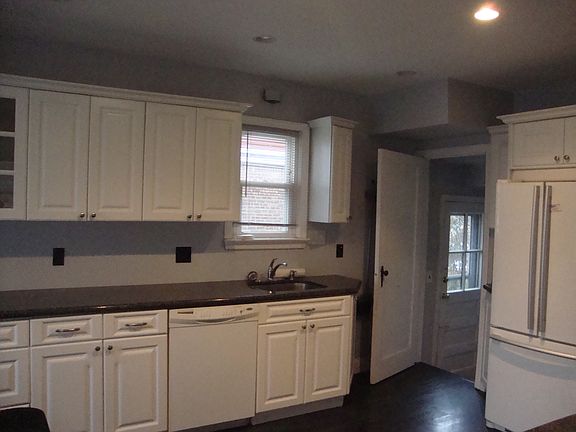 3rd image of 228 Brooklyn Ave