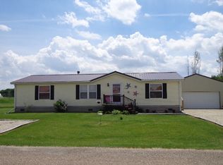 110 Southline Dr, Hazleton, IA 50641