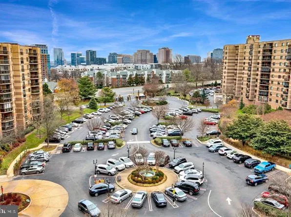 8360 Greensboro Dr APT 706, Mc Lean, VA 22102