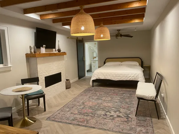 835 W San Antonio St #B, San Marcos, TX 78666