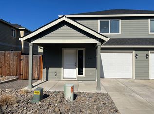 340 Everett Way, Talent, OR 97540