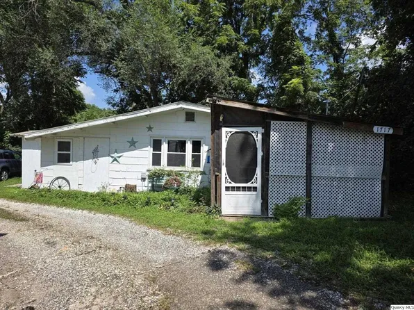 1717 N 4th St, Quincy, IL 62301