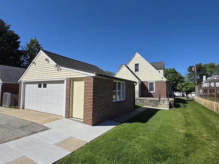 605 S Eagle Rd — Photo 24