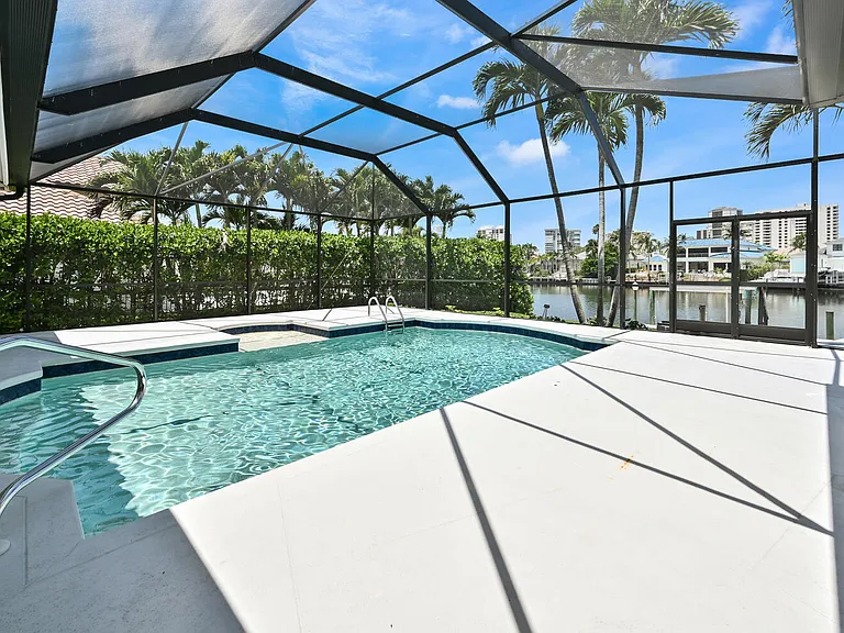 4231 Crayton Rd — Photo 37