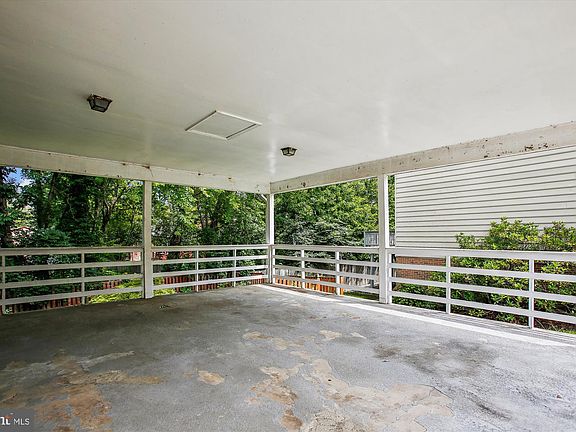 5th image of 1404 Oakbrooke Ave