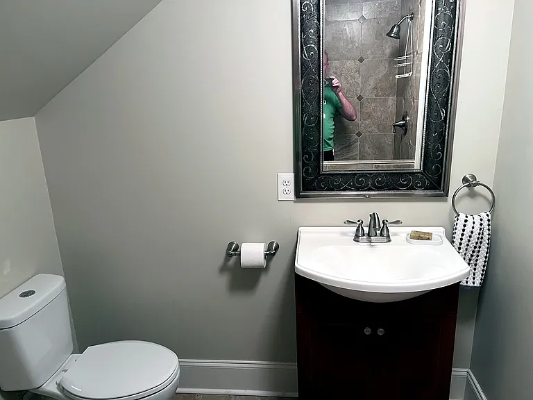 Upstairs bathroom #3
