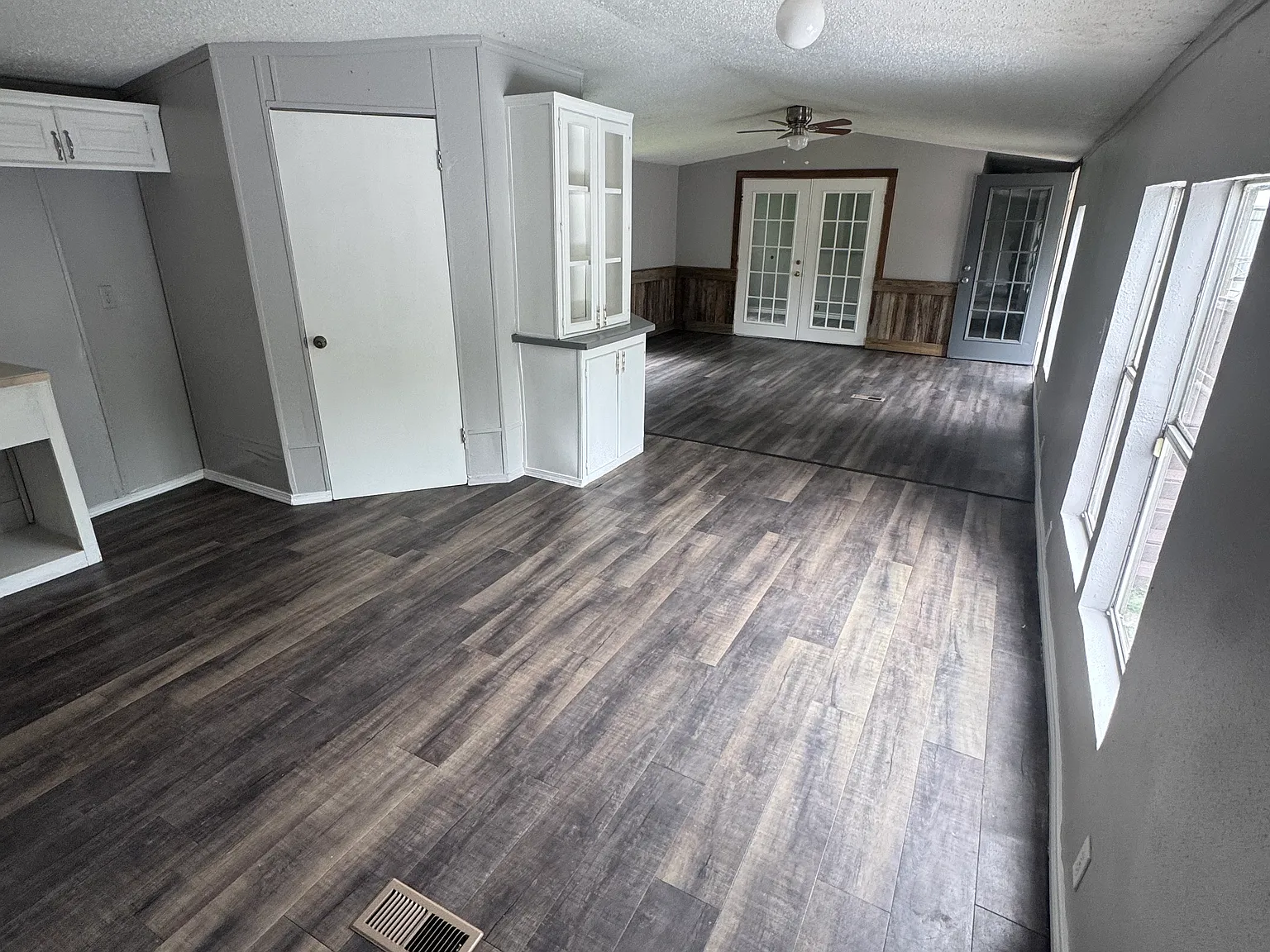 3 bed, $1,200 — Photo 4