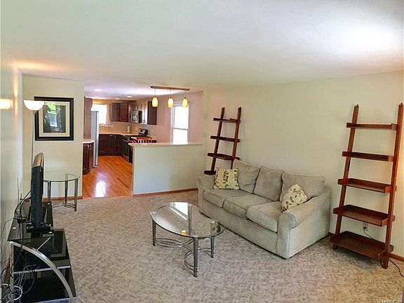 4th image of 42 Danebrock Dr