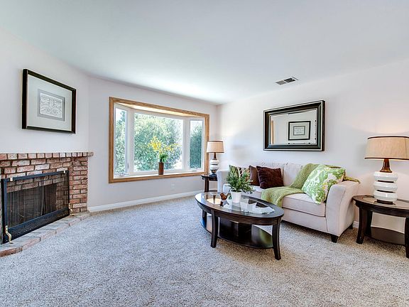 4th image of 1218 Lynhurst Way
