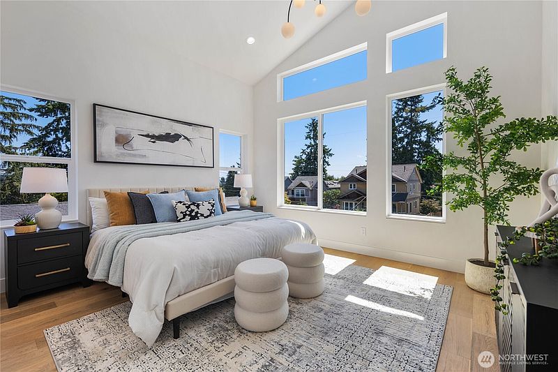 4th image of 726 N 89th Street