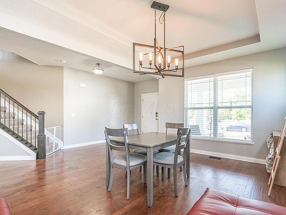 3rd image of 104 Coffeetree Ct