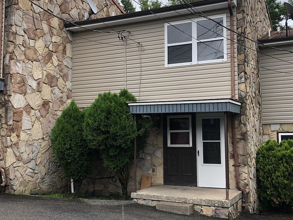 1st image of 105 Harlan Ct #4