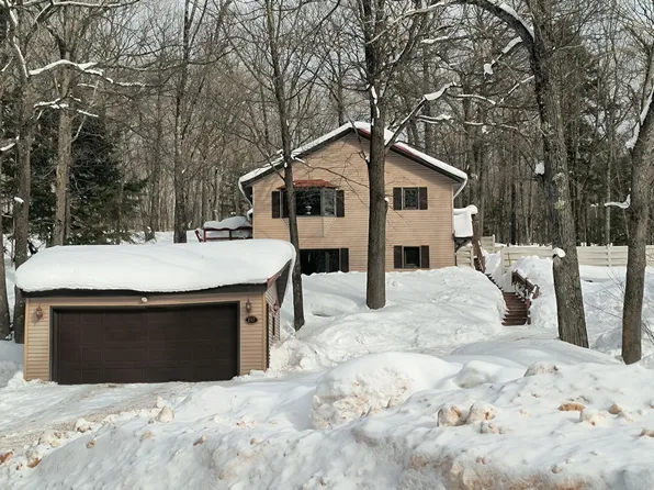 217 Indianhead Rd, Wakefield, MI 49968