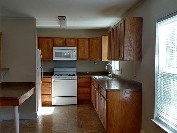 2nd image of 608 Price St APT 2