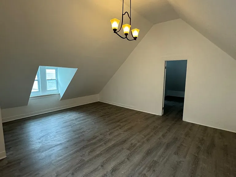 323 N Main St — Photo 18