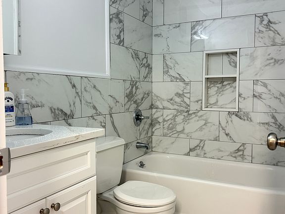 5th image of 143-51 Roosevelt Ave #4E