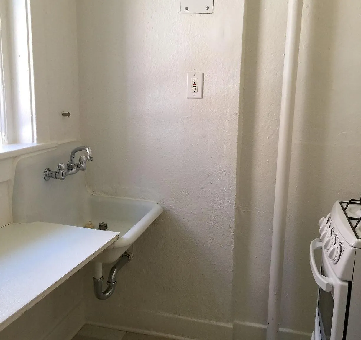 Studio, 321 sqft, $825 — Photo 3