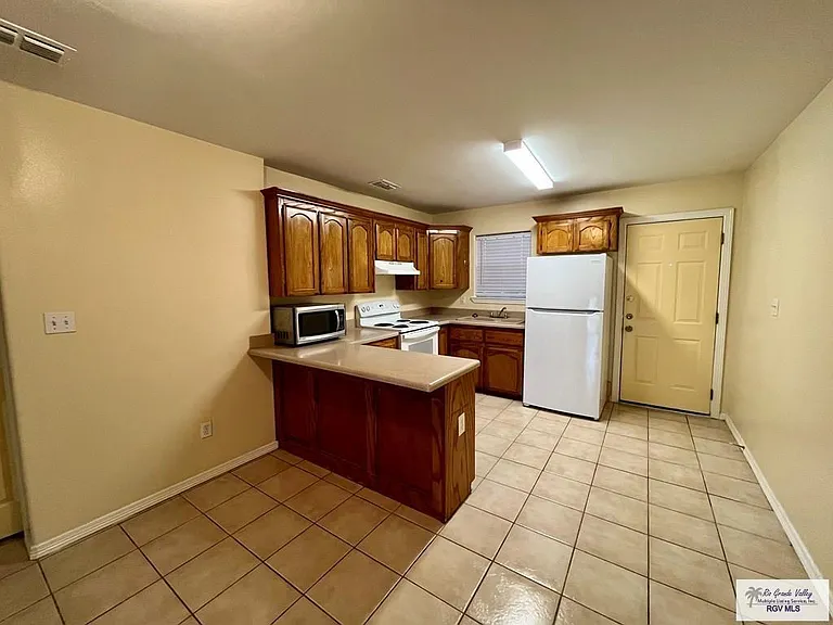 2101 N G St #B — Photo 7