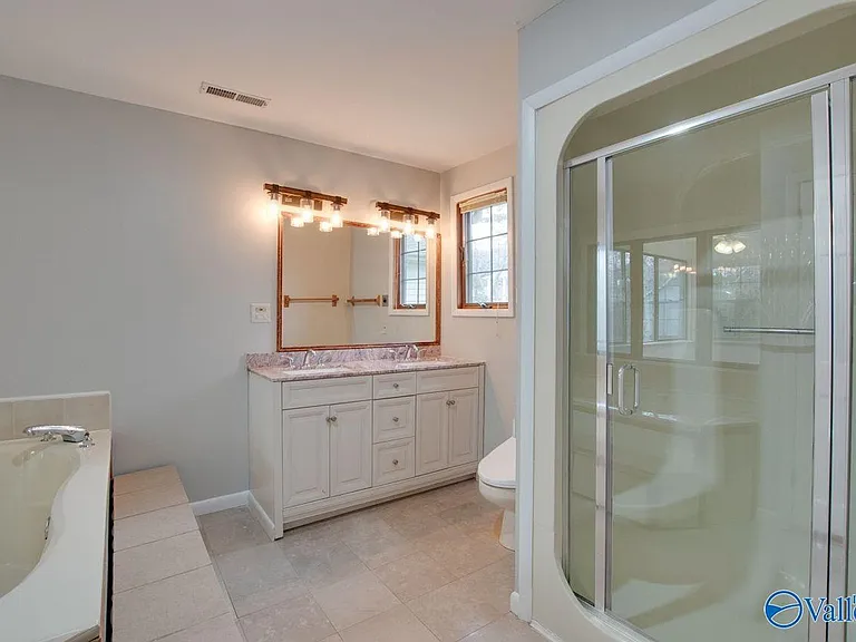 2700 Briarwood Dr SE — Photo 15