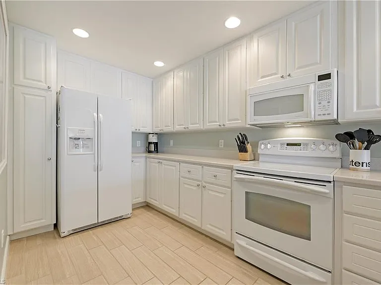 15317 Laughing Gull Ln — Photo 5