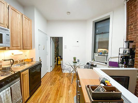 1st image of 316 E 93rd St APT 1A
