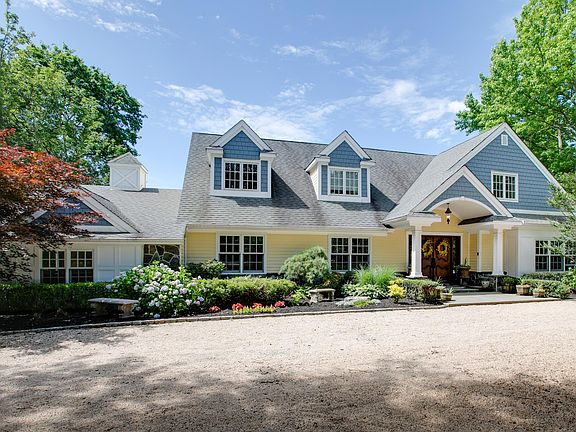 2nd image of 3 Farm Hill Ln