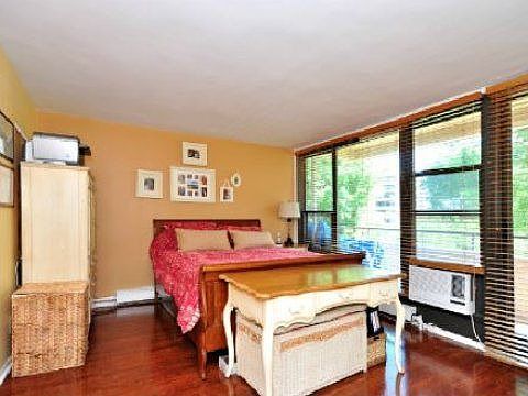 4th image of 1011 162nd St APT 3A