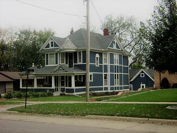 2nd image of 1001 Central Ave SW