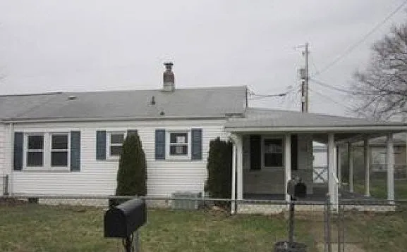 72 Circle Ave photo 1