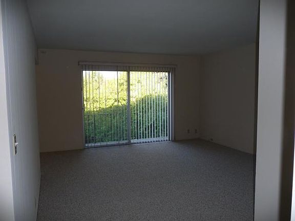 3rd image of 976 Ponderosa Ave #D