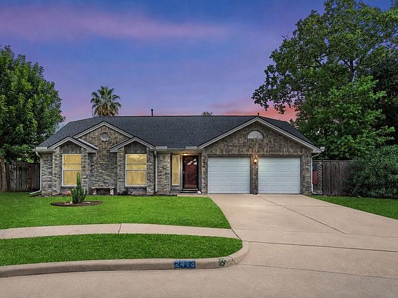2nd image of 2418 Pebbledowne Cir