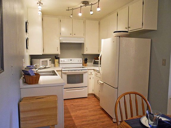 5th image of 5510 Armitos Ave APT 25