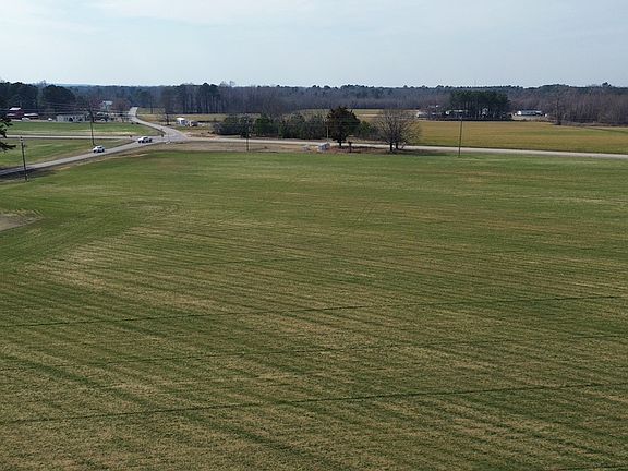 4th image of 3811 Lake Wendell Rd