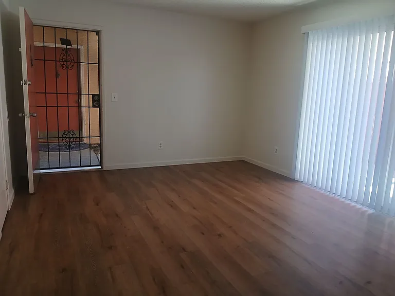 2101 Santa Ana Dr — Photo 3