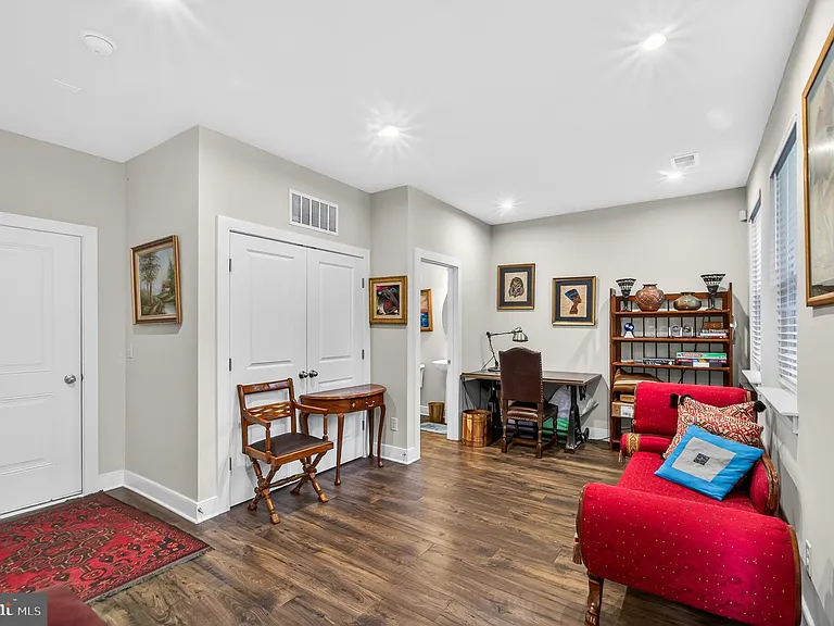 1013 S Taylor Ct — Photo 26