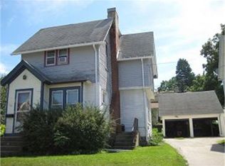 29 1st Ave NE, Waukon, IA 52172