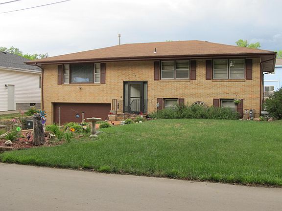2nd image of 34 Lakewood Villa St