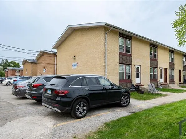 2813 Galilee Ave, Zion, IL 60099