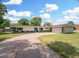725 Westview Dr, Mulvane, KS 67110
