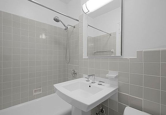 5th image of 24 5th Ave APT 1223