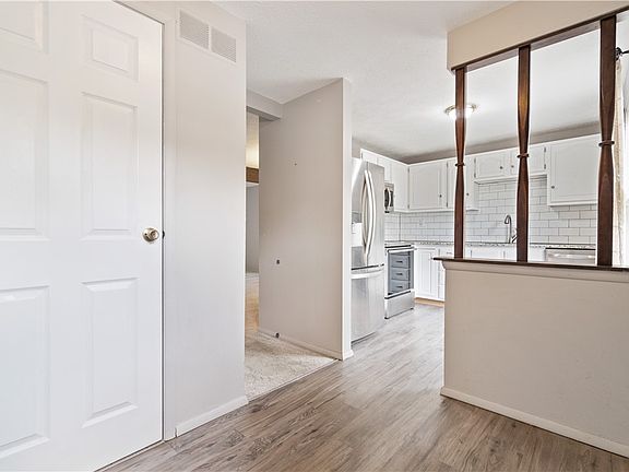 5th image of 1062 Ryeland Ct