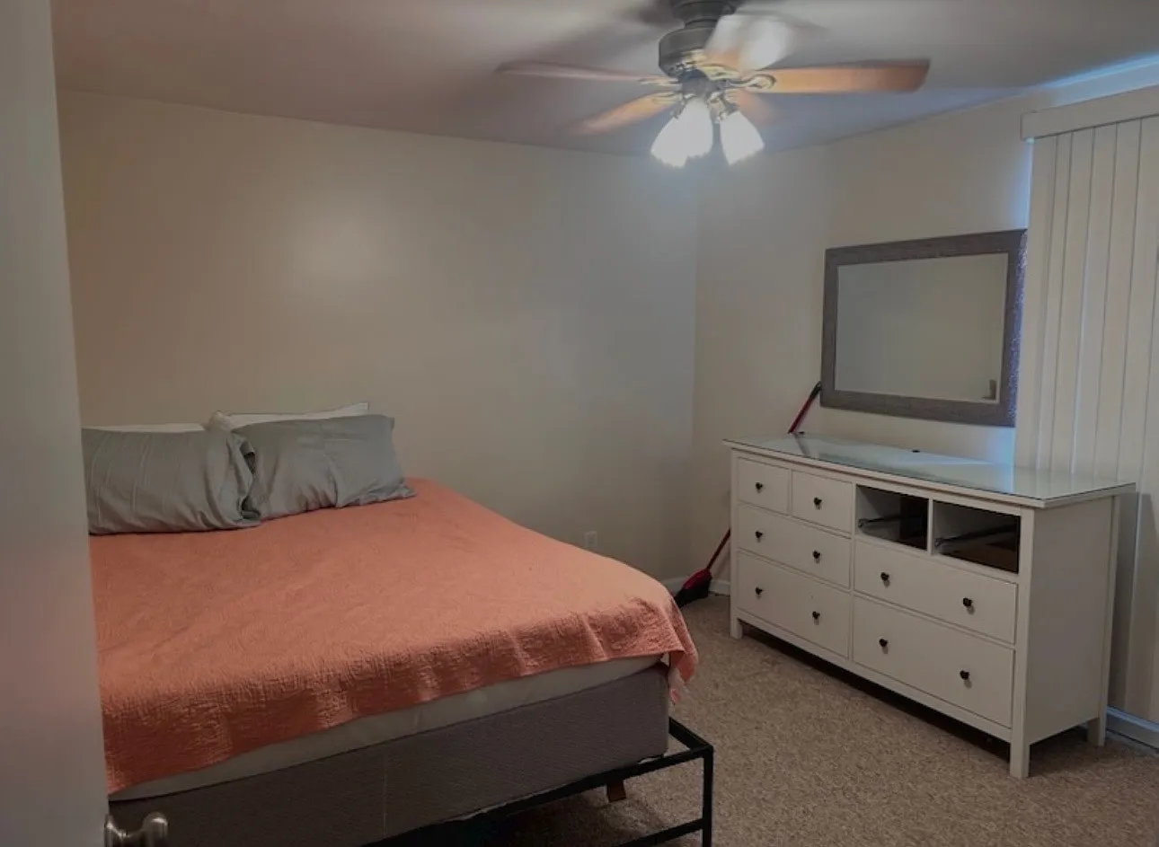 1 bed, 1000 sqft, $1,600 — Photo 4