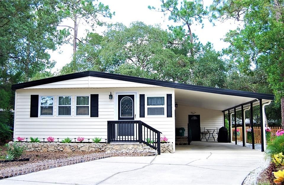 1st image of 109 E Plantation Blvd