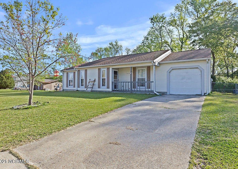 1st image of 205 Lorraine Ct