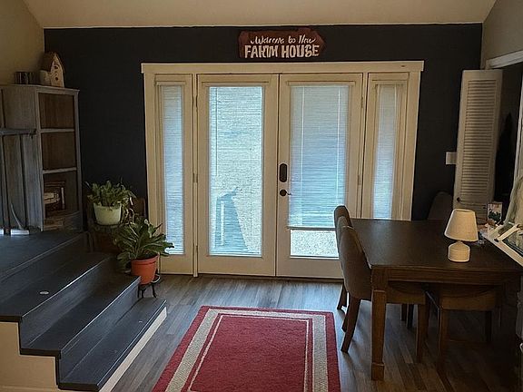 5th image of 701 W Rhodes St