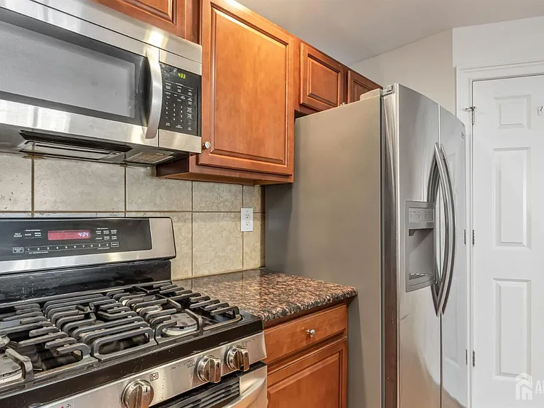 112 N Broadway St #C — Photo 16
