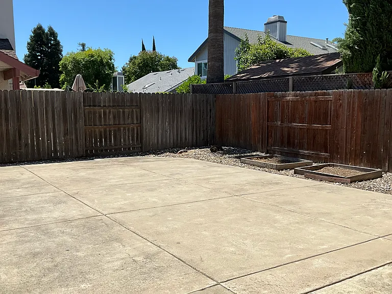 8940 Meadowspring Dr — Photo 15