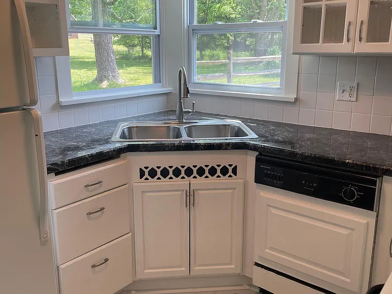 1207 Jennings Ave — Photo 31