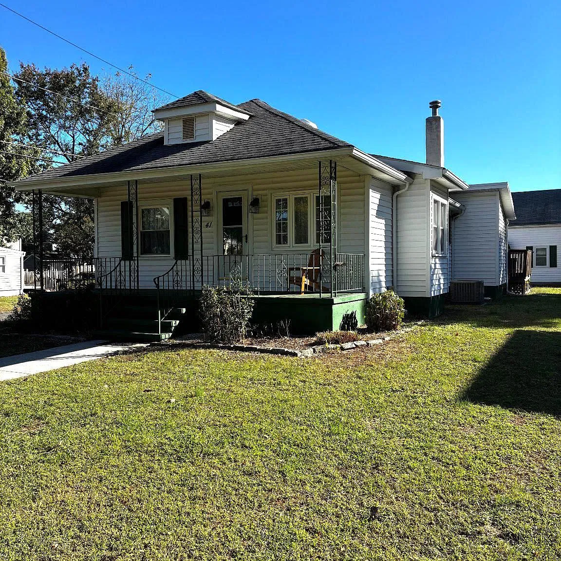 3 bed, 2.0 bath, 1322 sqft, $2,900 — Photo 2